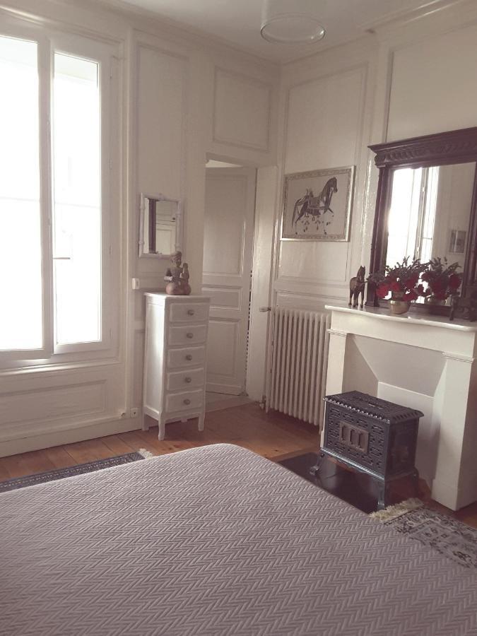 La Maison Des Thermes, Chambre D'Hote Saintes Exterior photo